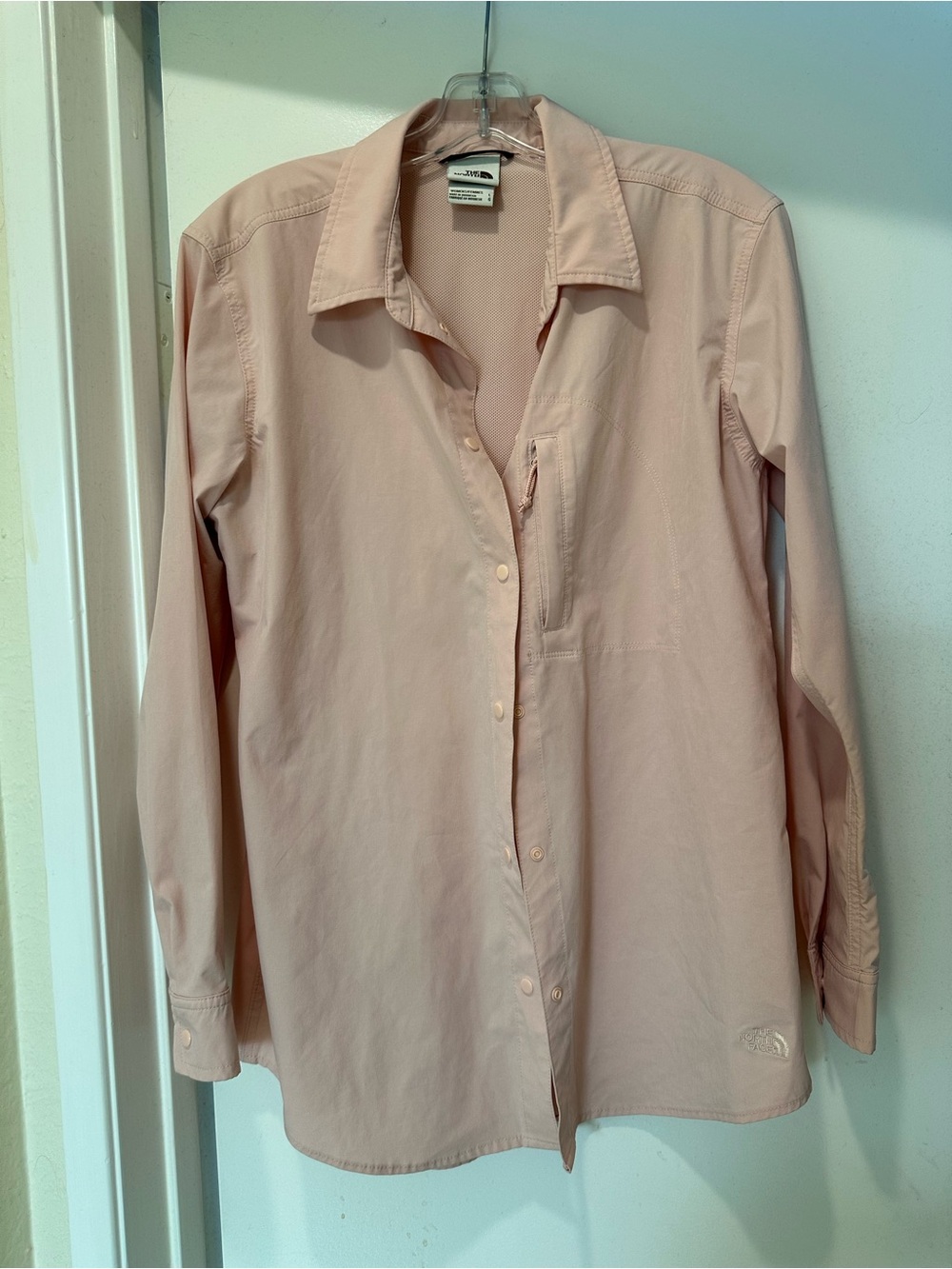 The North Face Women's Pale Pink Lightweight Jacket